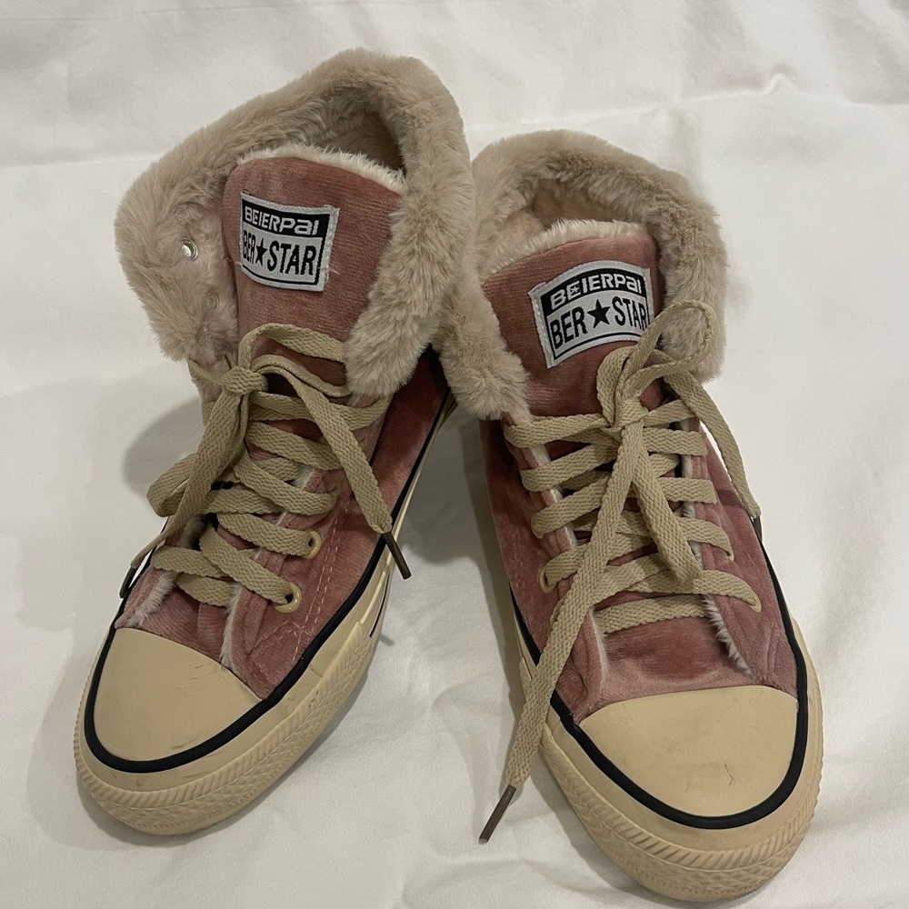Beierpal Ber*Star Hi Top Sneakers with faux fur lining.